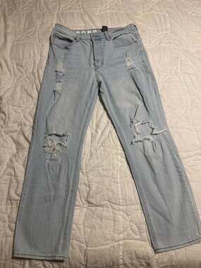 S.O.N.G. Timeless Fit Distressed Light Wash Jeans Size 9/29